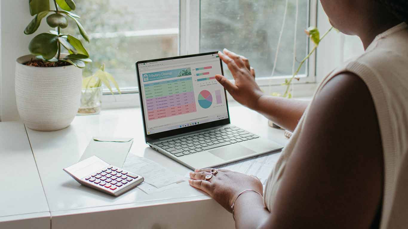 AI developers can aid startup founders in pinpointing the appropriate data sources for data collection.